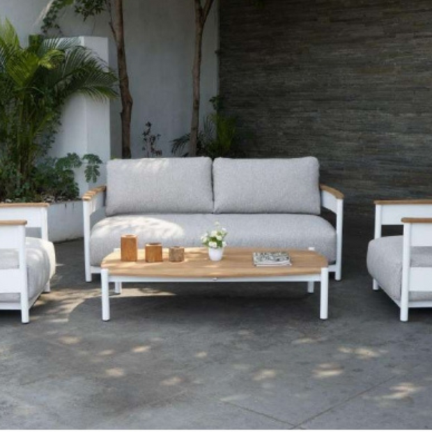 Ovieado Outdoor Lounge Setting